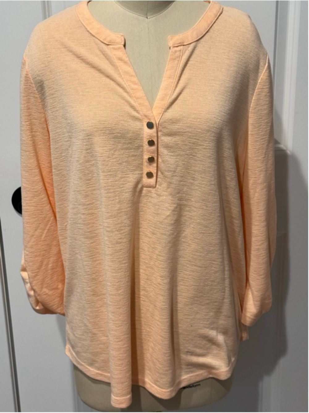 Women's Chico's Peach Knit Tunic Top Size 4/XXL ruched sleeve split v-neck